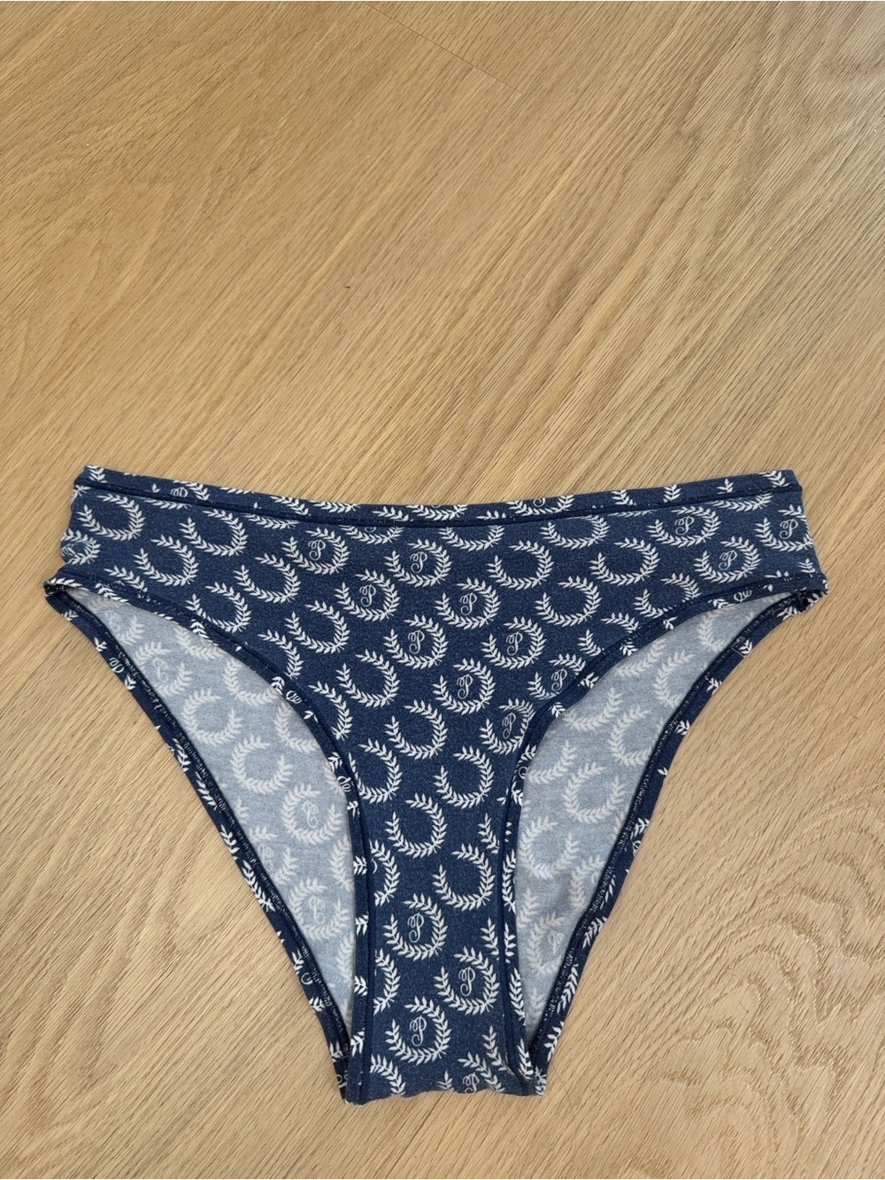 PINK Victoria’s Secret Cheeky Panty M